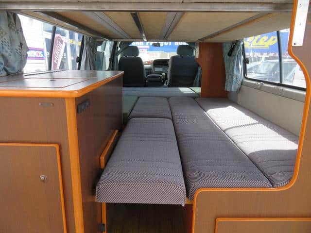 Hiace imported from us here in Japan, you're looking at the 2.8 liter Diesel straight four or the 3.0 liter Diesel straight four