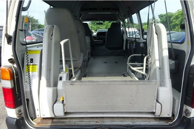 Hiace imported from us here in Japan, you're looking at the 2.8 liter Diesel straight four or the 3.0 liter Diesel straight four