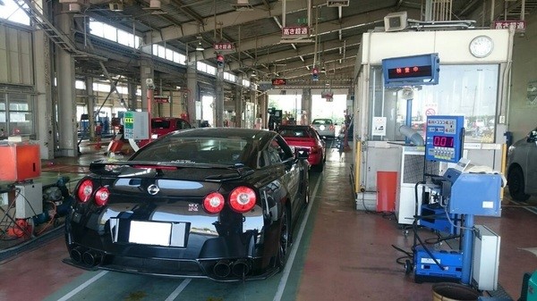 Shaken: R35 GT-R entering a Shaken testing station