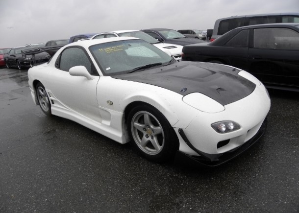 Self-healing electric Lamborghini supercar: A 1997 Mazda RX7 exported by Japan Car Direct