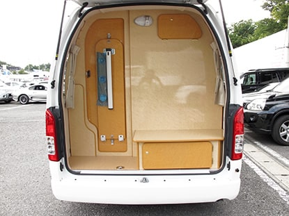 10.-Japanese-Camper-with-Shower