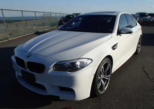 2012-BMW-M5-exported-by-Japan-Car-Direct