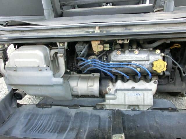 Article-4-PHOTO-9.-Clover-Four-Engine-in-Sambar-van-used-car-from-Japan