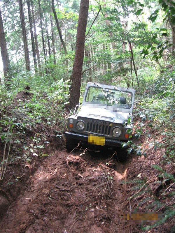 Suzuki-Jimny-The-True-Go-Anywhere-Car6