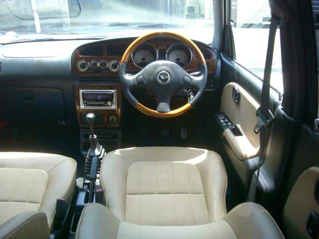 Kei-Sports-4-Mira-Gino-interior.-Clean-car-to-import-direct-from-Japan
