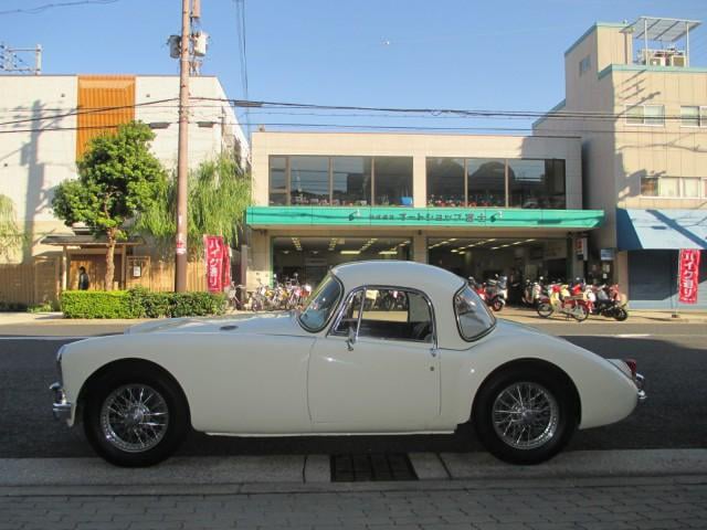 open-top-sports-cars-5