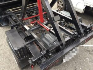 Minitruck-Options-Article-One-PHOTO-3.-Daihatsu-Scissors-Lift-from-Japan