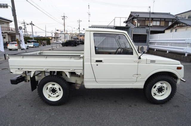 Suzuki Jimny SJ40