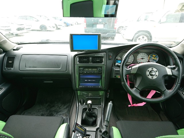 2000 Nissan Stagea 260RS Autech Version front seats