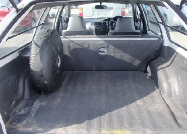 Very reliable used station wagon. Strong rubber mat in load bay. Import direct from Japan