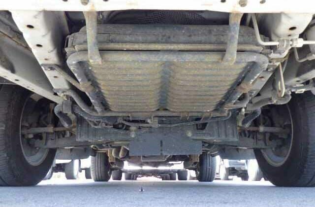 18-Toyota-Hiace-Van-R100-Want-used-Hiace-van.-Underbody-clean.-Almost-rust-free-van.-25-year-old-van-640x456