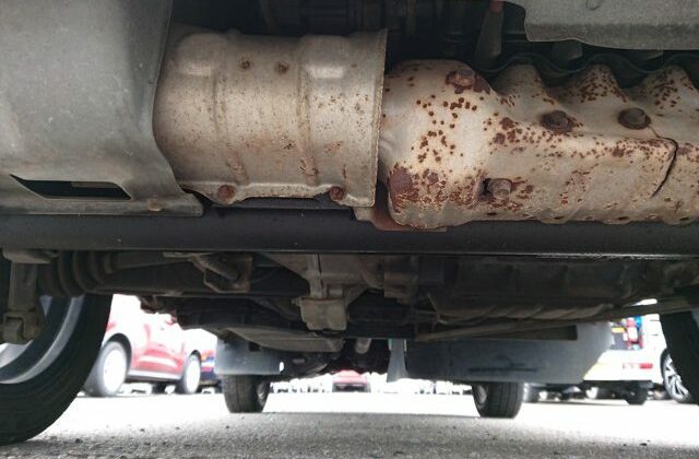 10-Subaru-Sambar-Diaz-undercarriage-surface-rust-clean-good-condition-640x456
