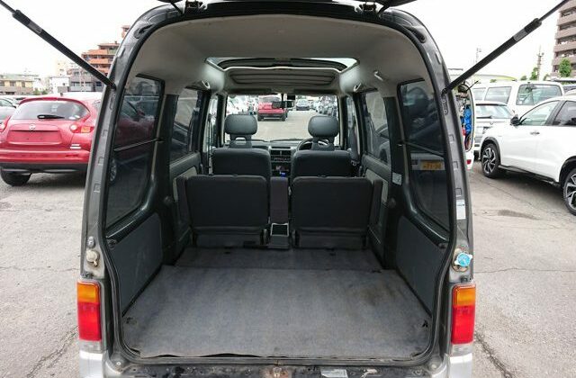 11-Subaru-Sambar-Diaz-rear-door-easy-access-lots-of-luggage-storage-space-640x456