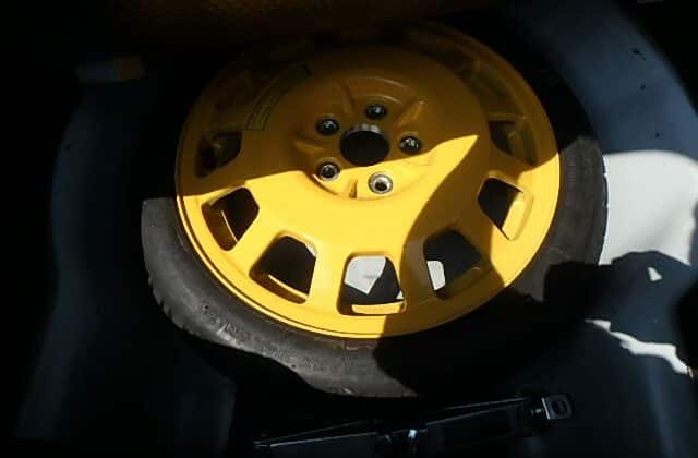 13-Buy-Honda-Integra-R-Type-DC-5-in-Japan-and-ship-to-Canada-or-UK.-Trunk-Boot-clean.-Clean-spare-wheel-tells-all-640x456