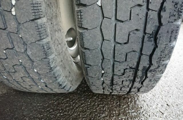 14-2006-Mitsubishi-Canter-Dump-Truck.-Rear-dual-wheels-tread-surface