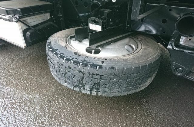 15-2006-Mitsubishi-Canter-Dump-Truck.-Spare-wheel-good-condition (1)