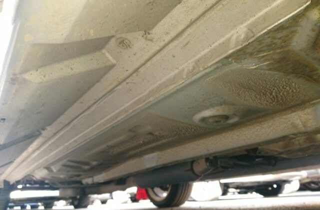 15-Lancer-GSR-Evolution-V-from-Japan.-Used-Lancer-Evo-to-New-Zealand-via-Japan-Car-Direct.-Underbody-from-right-front-640x456