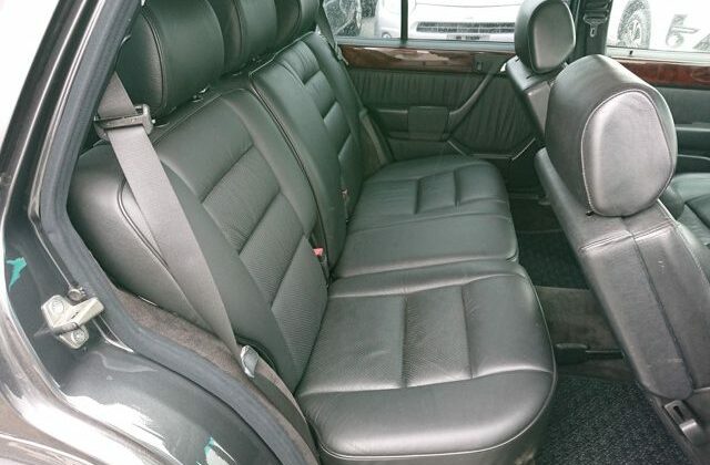 15-Mercedes-Wagon-rear-seats-640x456