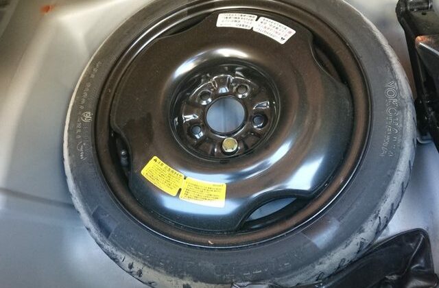 17-Lancer-GSR-Evolution-V-from-Japan.-Used-Lancer-Evo-for-import-from-Japan-via-Japan-Car-Direct.-Spare-wheel-well-clean-640x456