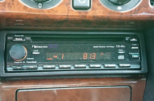 18-Mercedes-Wagon-stereo-system-640x456