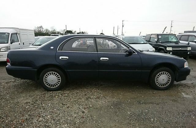 1994-Crown-Majesta-03-640x456