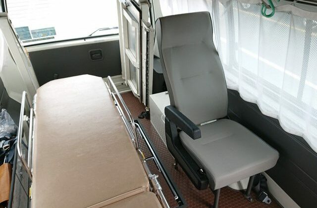 1994-Nissan-Homy-rear-space-3-640x456