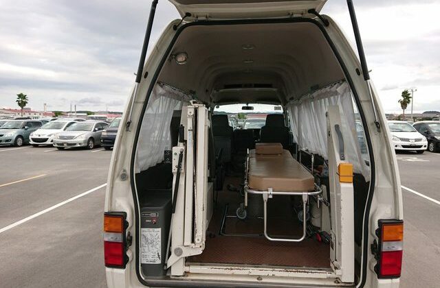 1994-Nissan-Homy-rear-space-640x456