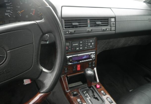 1996-Mercedes-Benz-SL500-center-console