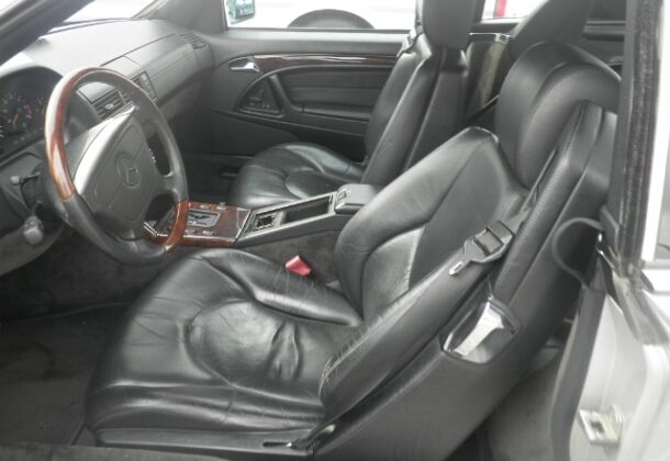 1996-Mercedes-Benz-SL500-front-seats