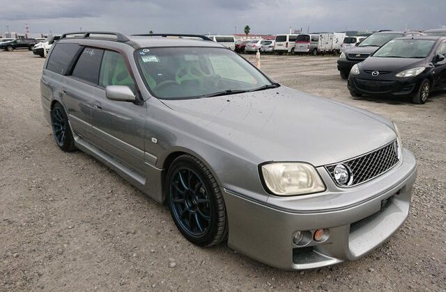 2000-Nissan-Stagea-260RS-Autech-Version-front-right-640x456