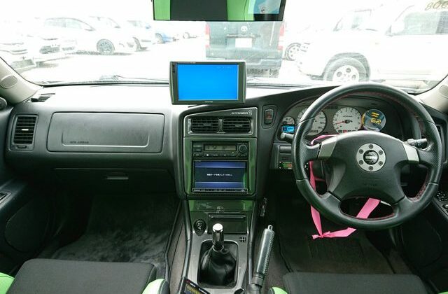 2000-Nissan-Stagea-260RS-Autech-Version-front-seats-640x456