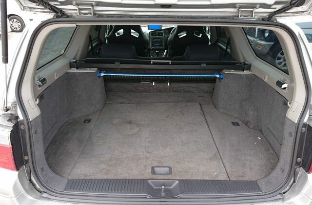 2000-Nissan-Stagea-260RS-Autech-Version-rear-storage-640x456