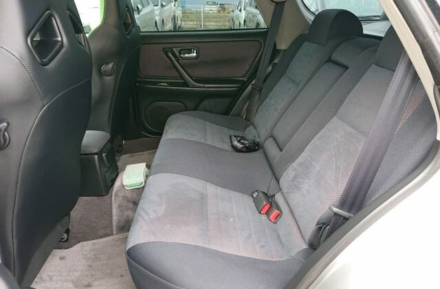 2000-Nissan-Stagea-260RS-Autech-Version-second-row-640x456