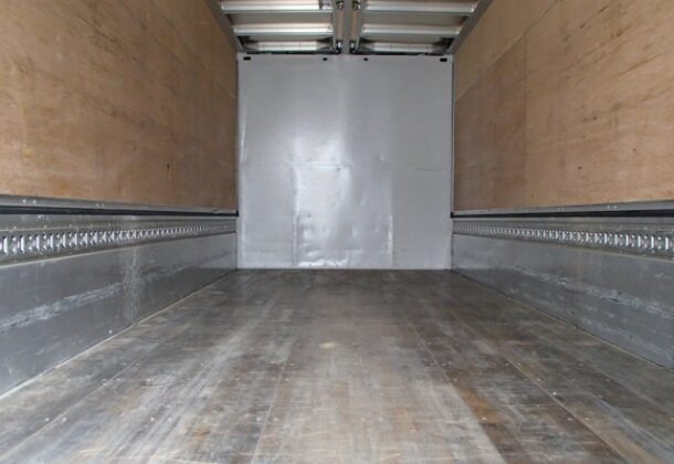 2005-Nissan-UD-Condor-5-ton-Wing-Opening-Truck-Import-from-Japan.-Wing-Truck-Body-Interior.-Clean-and-Ready-for-Work