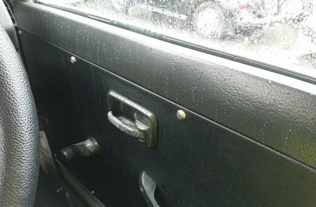 21-1993-Suzuki-Jimny-tuners-dream-simple-winding-windows (1)