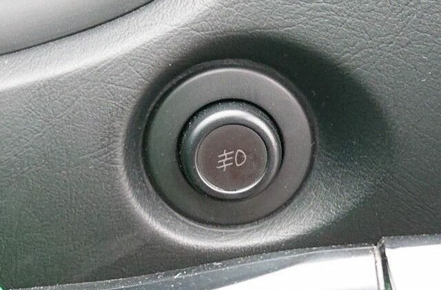 21-Integra-R-Type-imported-to-USA-from-Japan.-Various-controls-show-minimal-wear.-True-low-miles-car.-Japan-Car-Direct-640x456