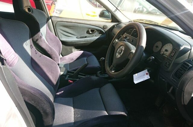 21-Lancer-GSR-Evolution-V-from-Japan.-Used-Lancer-Evo-for-import-from-Japan-via-Japan-Car-Direct.-View-from-driver-door-640x456