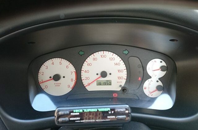 22-Lancer-GSR-Evolution-V-from-Japan.-Used-Lancer-Evo-for-import-from-Japan-via-Japan-Car-Direct.-Instrument-cluster-with-turbo-timer-640x456