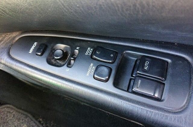 22-Toyota-Soarer-Z30-LexusSC300-can-import-to-Australia.-All-controls-clean-and-working--640x456