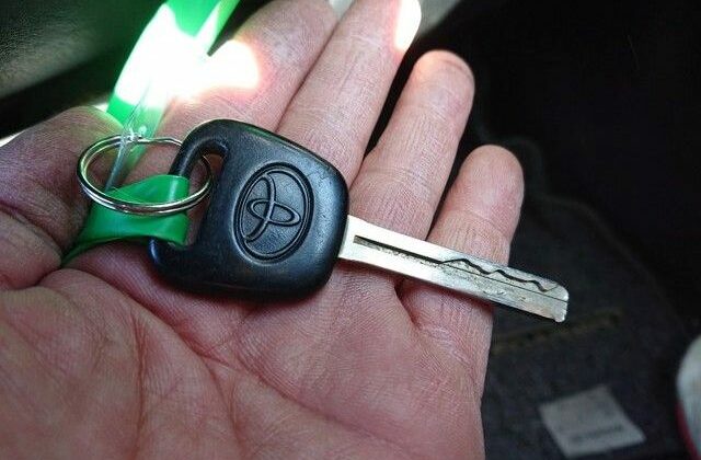 27-Toyota-Soarer-Z30-LexusSC300-can-import-to-USA-or-Australia.-The-key-is-yours-640x456