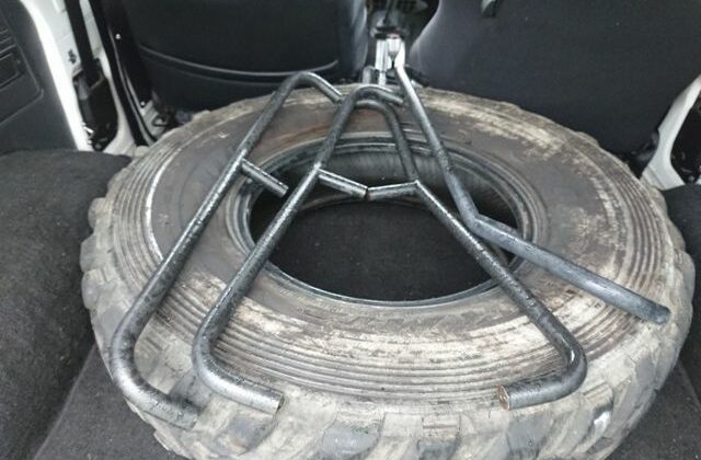 28-1993-Suzuki-Jimny-tuners-dream-spare-tire-rack