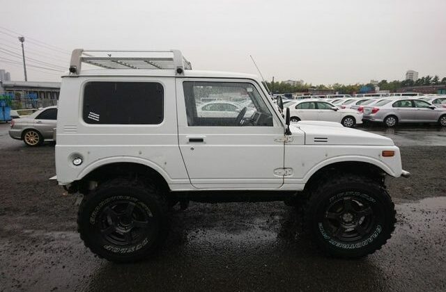 3-1993-Suzuki-Jimny-tuners-dream-right-side