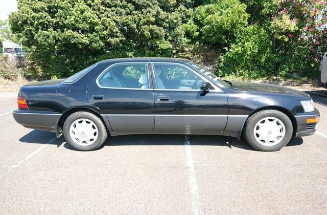 3-Toyota-Celsior-UCF-10-Body-Type-Lexus-LS400-640x456