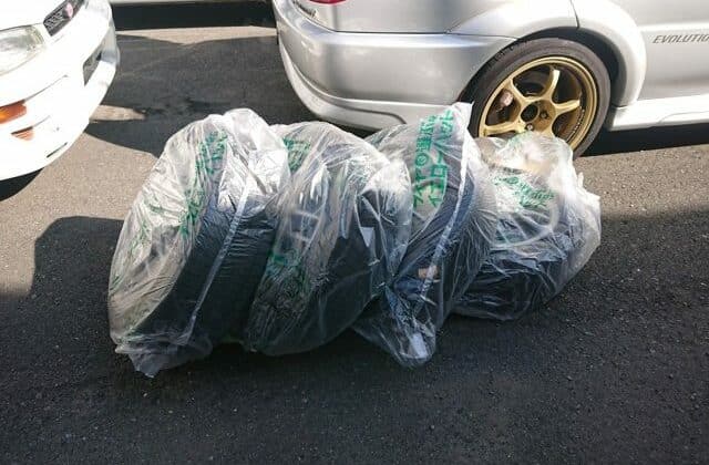 30-Lancer-GSR-Evolution-V-from-Japan.-Good-condition-Used-Lancer-Evo-self-import-from-Japan-via-JCD.-Full-set-snow-tires-included-640x456