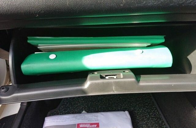 31-Integra-R-Type-import-from-Japan-to-USA-by-Japan-Car-Direct.-All-original-manuals-included-in-glover-box-640x456