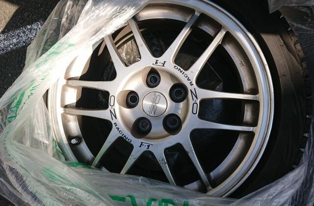 31-Lancer-GSR-Evolution-V-from-Japan.-Good-condition-Used-Lancer-Evo-self-import-from-Japan-via-JCD.-Snow-tires-included-on-Oz-rims-640x456