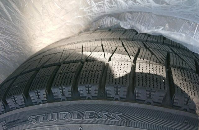 32-Lancer-GSR-Evolution-V-from-Japan.-Good-condition-Used-Lancer-Evo-self-import-from-Japan-via-JCD.-Winter-tires-included-on-Oz-rims-640x456