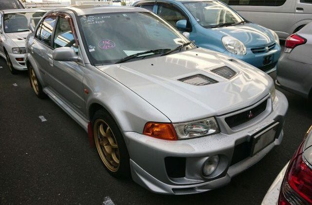 35-Lancer-GSR-Evolution-V-from-Japan.-Japanese-Muscle-Car-front-right.-Self-import-from-Japan-via-JCD.-640x456