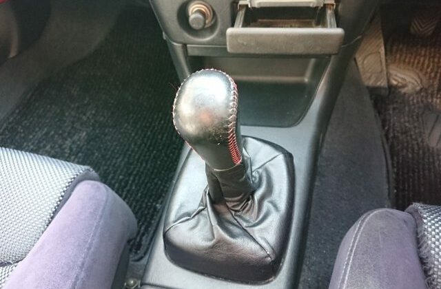 39-Lancer-GSR-Evolution-V-from-Japan.-Japanese-Muscle-Car.-Self-import-from-Japan-via-JCD.-Shift-knob-640x456