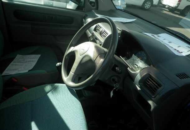 5-Small-car-with-comfortable-interior.-Auto-trans-manual-trans-available.-Self-import-used-Kei-car